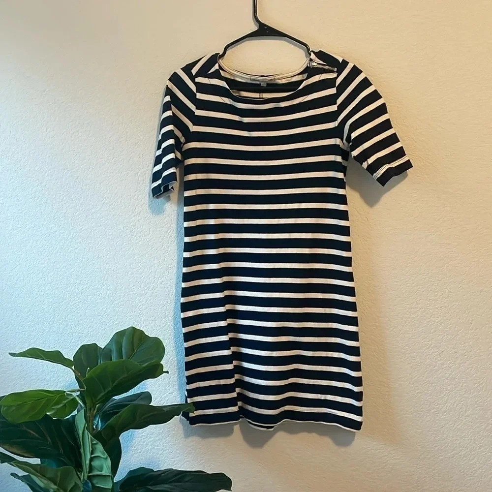 GAP XS navy blue and white striped dress